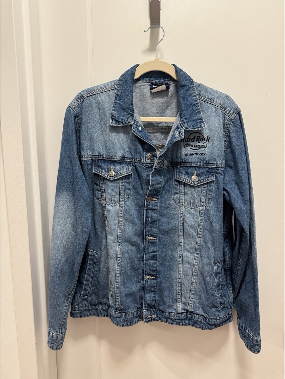 Hard Rock Café Atlantic City Denim Jacket -Large- Blue Guitar Logo